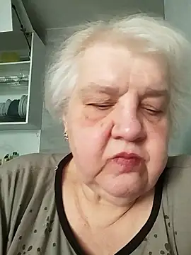 Snapshot of HapinessLovee chatting on 6, 4, 2026 HapinessLovee online show from 6, 4, 2026