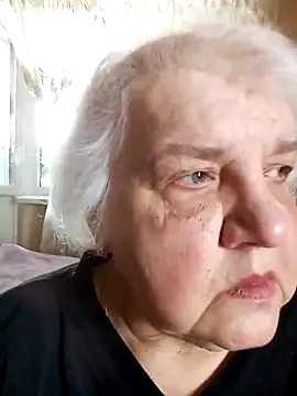 Snapshot of HapinessLovee chatting on 8, 4, 2026 HapinessLovee online show from 8, 4, 2026