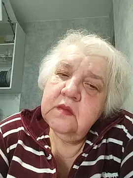 Snapshot of HapinessLovee chatting on 12, 4, 2026 HapinessLovee online show from 12, 4, 2026