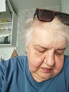 Snapshot of HapinessLovee chatting on 3, 5, 2026 HapinessLovee online show from 3, 5, 2026
