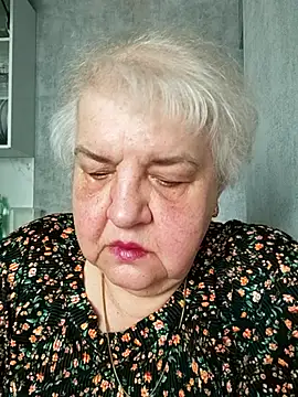 Snapshot of HapinessLovee chatting on 18, 5, 2026 HapinessLovee online show from 18, 5, 2026