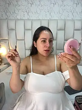 Snapshot of LissaBaker chatting on 8, 1, 2026 LissaBaker online show from 8, 1, 2026