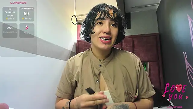 Kiara Fox   online show from 20, 3, 2026