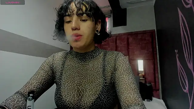 Kiara Fox   online show from 17, 4, 2026