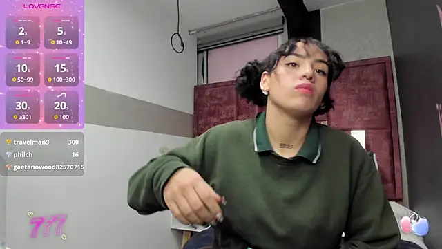Snapshot of Kiara_Fox__ chatting on 21, 4, 2026 Kiara Fox online show from 21, 4, 2026