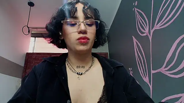 Snapshot of Kiara_Fox__ chatting on 4, 5, 2026 Kiara Fox online show from 4, 5, 2026