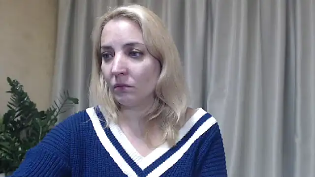 Snapshot of sweetpussy chatting on 23, 10, 2025 sweetpussy online show from 23, 10, 2025