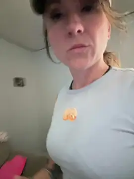 alluringpixie online show from 15, 4, 2026