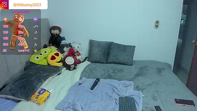 Snapshot of little__ammy chatting on 6, 1, 2026 little ammy online show from 6, 1, 2026