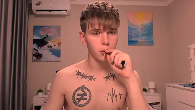 Snapshot of Fredd_Xanders chatting on 13, 12, 2025 Fredd Xanders online show from 13, 12, 2025