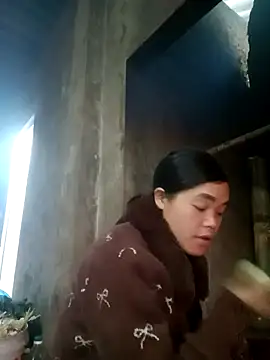 Snapshot of mon-monk chatting on 19, 12, 2025 mon-monk online show from 19, 12, 2025