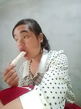 Snapshot of mon-monk chatting on 21, 12, 2025 mon-monk online show from 21, 12, 2025