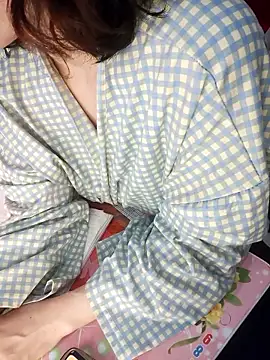 Snapshot of Alone_nothing chatting on 8, 1, 2026 Alone nothing online show from 8, 1, 2026