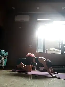 Snapshot of Alone_nothing chatting on 11, 4, 2026 Alone nothing online show from 11, 4, 2026