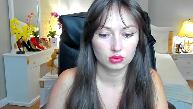 Snapshot of RosiAlina chatting on 6, 7, 2026 RosiAlina online show from 6, 7, 2026