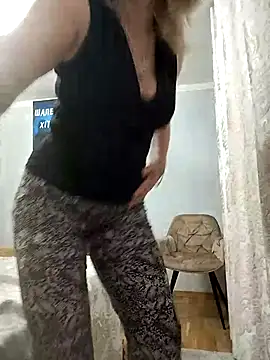 Snapshot of AhlyssaLove1155 chatting on 21, 4, 2026 AhlyssaLove1155 online show from 21, 4, 2026