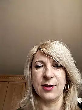 Snapshot of AhlyssaLove1155 chatting on 3, 5, 2026 AhlyssaLove1155 online show from 3, 5, 2026