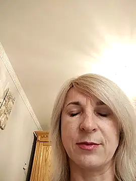 Snapshot of AhlyssaLove1155 chatting on 29, 5, 2026 AhlyssaLove1155 online show from 29, 5, 2026