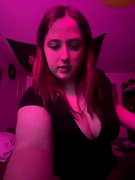 lunaazulxo online show from 23, 12, 2025