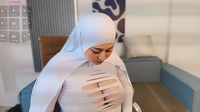 Snapshot of Zalma_eva chatting on 18, 12, 2025 Zalma eva online show from 18, 12, 2025