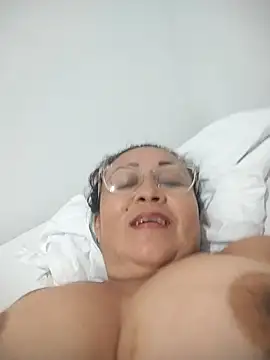 Nini Love  online show from 5, 2, 2026