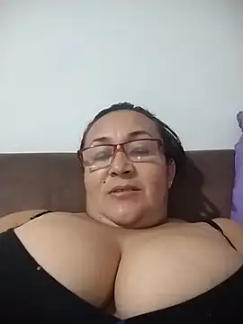 Snapshot of Nini_Love_ chatting on 24, 4, 2026 Nini Love online show from 24, 4, 2026