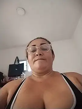 Snapshot of Nini_Love_ chatting on 26, 4, 2026 Nini Love online show from 26, 4, 2026