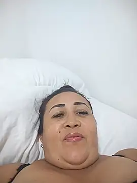 Snapshot of Nini_Love_ chatting on 10, 5, 2026 Nini Love online show from 10, 5, 2026