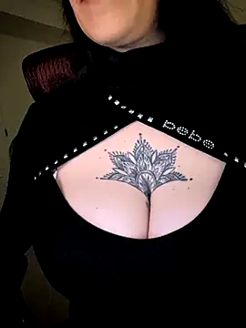 BustyVampyre online show from 3, 4, 2026