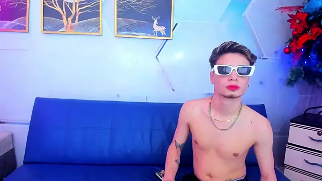 Snapshot of Alex_jeins_at chatting on 20, 12, 2025 Alex jeins at online show from 20, 12, 2025