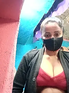 Snapshot of Poonam8080 chatting on 19, 2, 2026 Poonam8080 online show from 19, 2, 2026