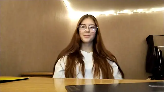 Snapshot of VictorinaMccorey chatting on 20, 12, 2025 VictorinaMccorey online show from 20, 12, 2025