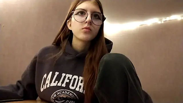 Snapshot of VictorinaMccorey chatting on 22, 12, 2025 VictorinaMccorey online show from 22, 12, 2025