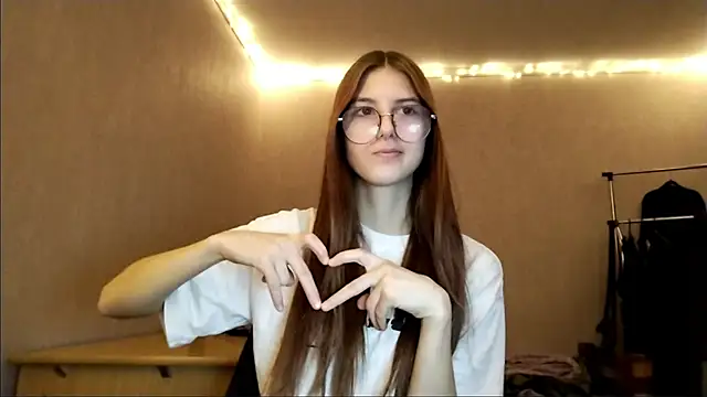 Snapshot of VictorinaMccorey chatting on 5, 1, 2026 VictorinaMccorey online show from 5, 1, 2026
