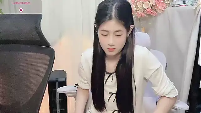 Yvonne-07 online show from 4, 3, 2026