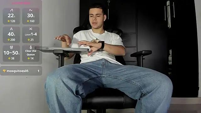 Snapshot of Liam_Mateo chatting on 6, 1, 2026 Liam Mateo online show from 6, 1, 2026