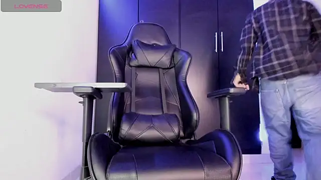 Liam Mateo online show from 15, 4, 2026