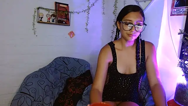 Snapshot of SweetEmxxx chatting on 14, 6, 2026 SweetEmxxx online show from 14, 6, 2026
