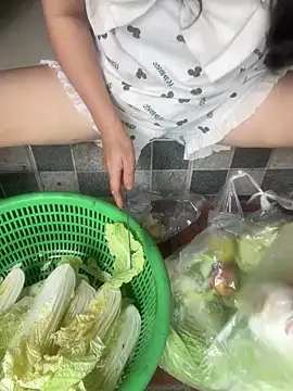 Snapshot of Yumi69 chatting on 1, 4, 2026 Yumi69 online show from 1, 4, 2026