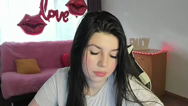 Snapshot of KisaModel chatting on 18, 4, 2026 KisaModel online show from 18, 4, 2026