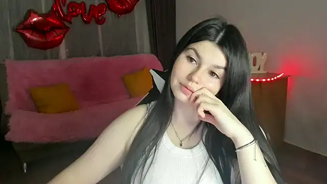 Snapshot of KisaModel chatting on 3, 5, 2026 KisaModel online show from 3, 5, 2026