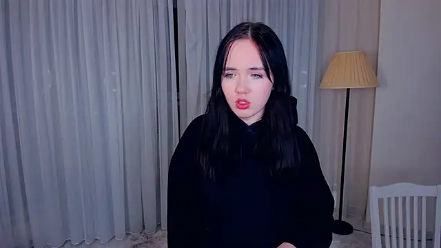 Snapshot of LenaKurpiel chatting on 19, 12, 2025 LenaKurpiel online show from 19, 12, 2025