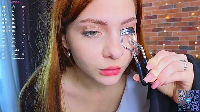 VelvetZephra online show from 11, 4, 2026