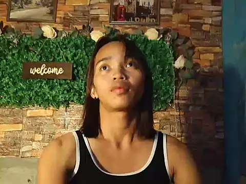 LaurenePh2 online show from 21, 12, 2025