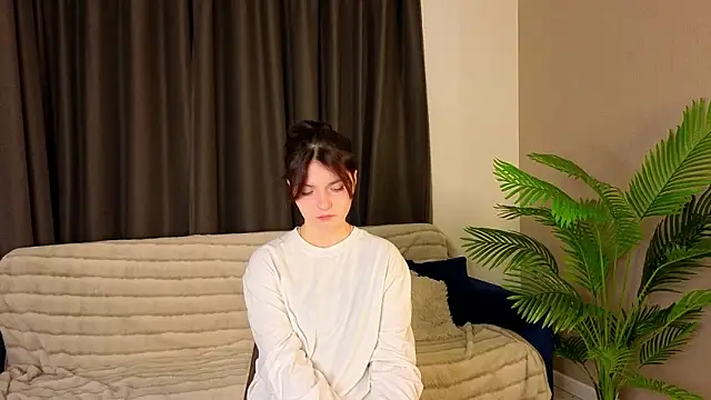 NyraVesperis online show from 24, 3, 2026