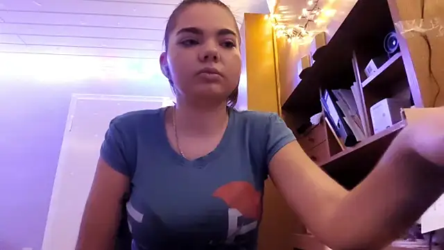 Snapshot of Mona_Slearys chatting on 20, 12, 2025 Mona Slearys online show from 20, 12, 2025