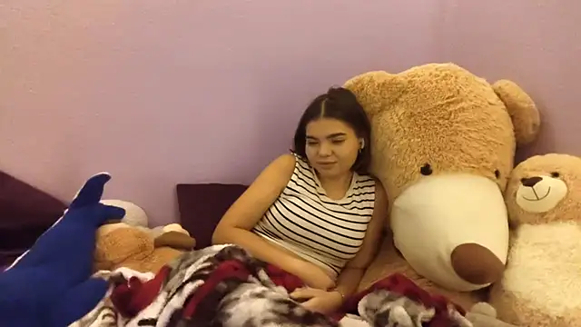 Snapshot of Mona_Slearys chatting on 6, 1, 2026 Mona Slearys online show from 6, 1, 2026