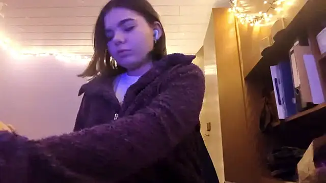 Snapshot of Mona_Slearys chatting on 13, 1, 2026 Mona Slearys online show from 13, 1, 2026