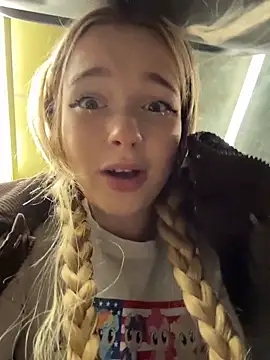 -teenytiny- online show from 6, 3, 2026