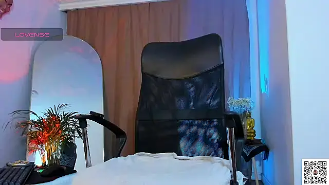 Snapshot of _YOURHERO chatting on 15, 4, 2026 YOURHERO online show from 15, 4, 2026